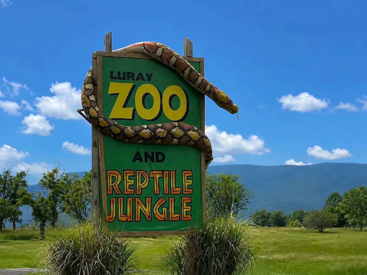 Luray Zoo and Reptile Jungle entrance sign